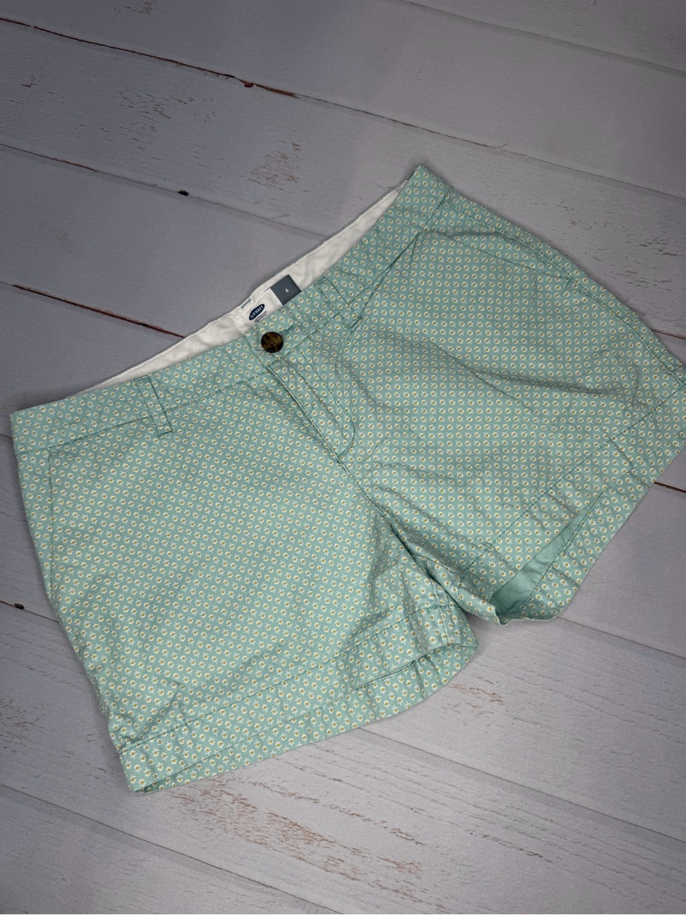 Old Navy Mint Green Flower Print Shorts Size 6 100% Cotton
